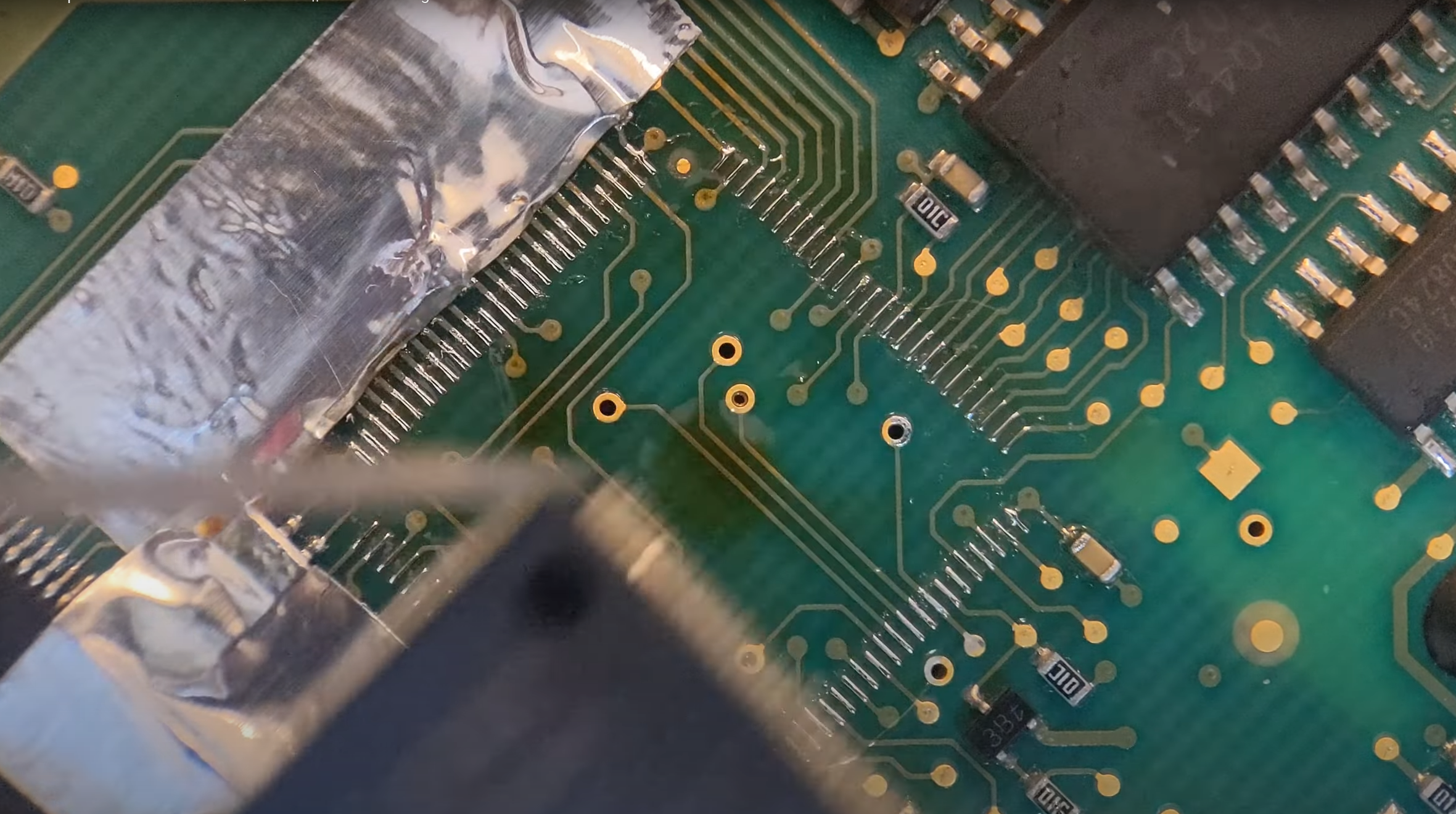 circuit_board_chip_removal